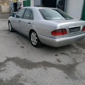 Mercedes-Benz E420 1996