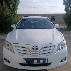 Toyota Camry 2011