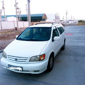 Toyota Sienna 2003