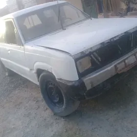 Mazda B-Series Pickup 1996