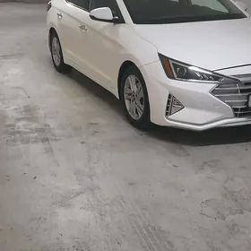 Hyundai Elantra 2020