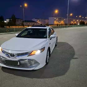 Toyota Camry 2018