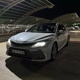 Toyota Camry 2021