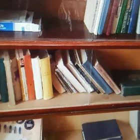 книжные полки