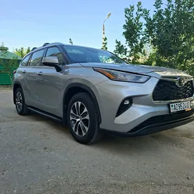 Toyota Highlander 2020
