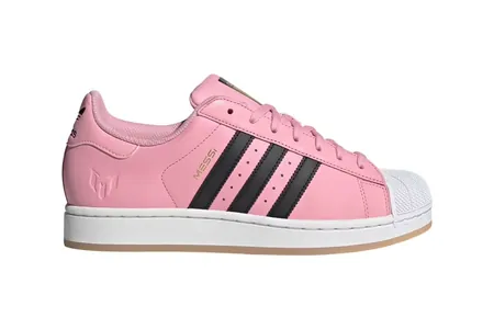 Messi we adidas täze Superstar krossowkasyny çykardy