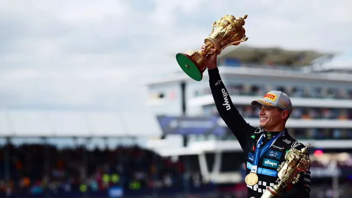 “Maklareniň” sürüjisi Lando Norris Beýik Britaniýanyň Gran-prisiniň ýeňijisi boldy