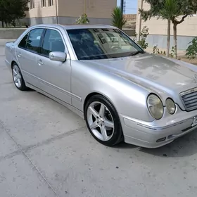 Mercedes-Benz E320 2001