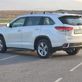 Toyota Highlander 2019