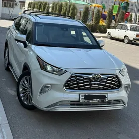 Toyota Highlander 2021