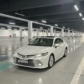 Toyota Camry 2021
