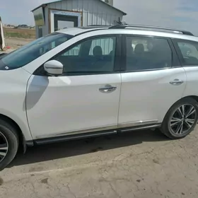 Nissan Pathfinder 2020