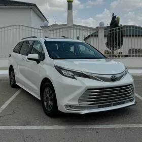 Toyota Sienna 2023