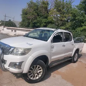 Toyota Hilux 2011
