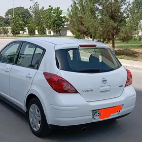 Nissan Versa 2012