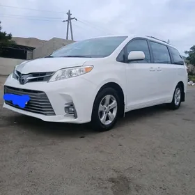 Toyota Sienna 2016