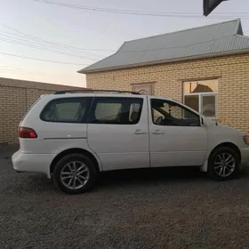 Toyota Sienna 2000
