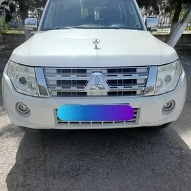 Mitsubishi Pajero 2013