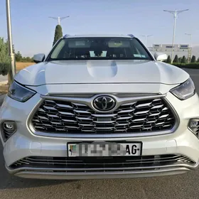 Toyota Highlander 2021