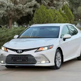 Toyota Camry 2020