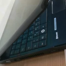 Noutbuk i3