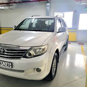 Toyota Fortuner 2013