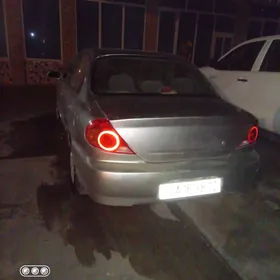 Kia Sephia 2001