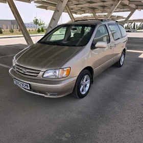 Toyota Sienna 2002
