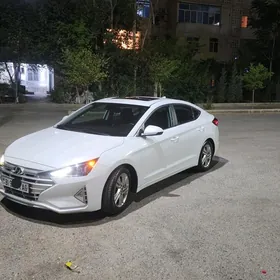 Hyundai Elantra 2019