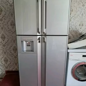 Holodilnik HITACHI