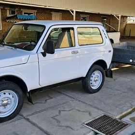 Lada Niva 2003