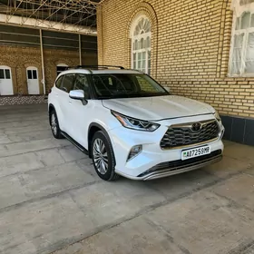 Toyota Highlander 2020