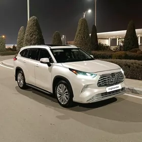 Toyota Highlander 2021