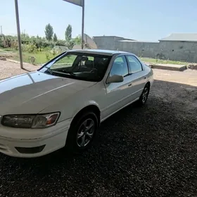Toyota Camry 2000