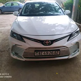Toyota Camry 2020