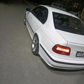 BMW E39 1998