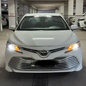 Toyota Camry 2018