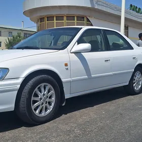 Toyota Camry 1999