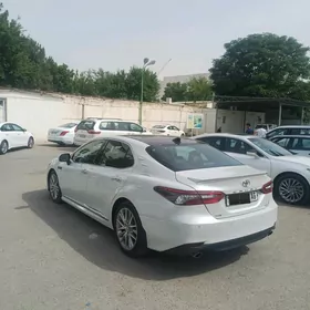 Toyota Camry 2023
