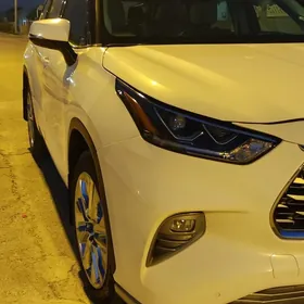 Toyota Highlander 2021