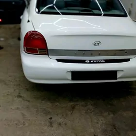 Hyundai Sonata 2001