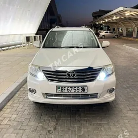 Toyota Fortuner 2013