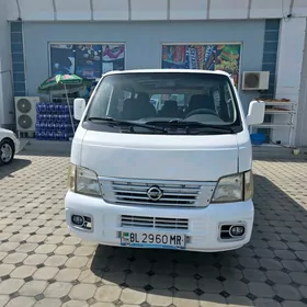 Nissan Urvan 2000