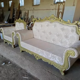 Diwan kreslosy bilen