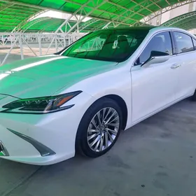 Lexus ES 2019