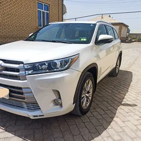 Toyota Highlander 2019