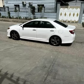 Toyota Camry 2013