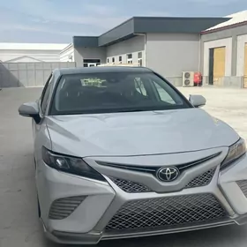 Toyota Camry 2021