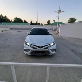 Toyota Camry 2021