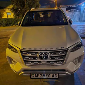 Toyota Fortuner 2021